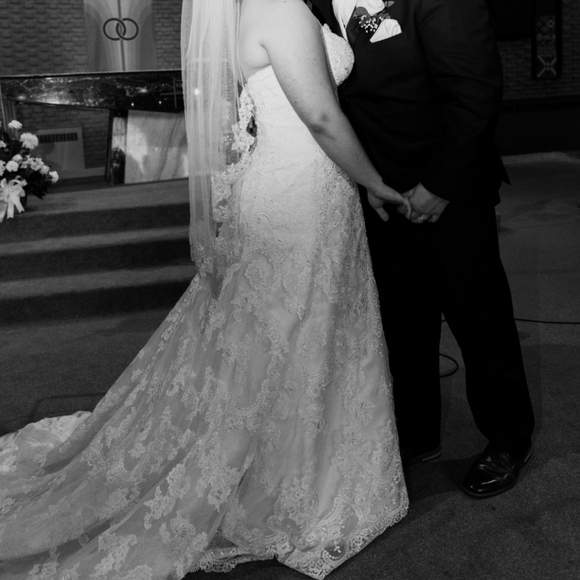 Allure Romance wedding dress - Picture 5 of 7